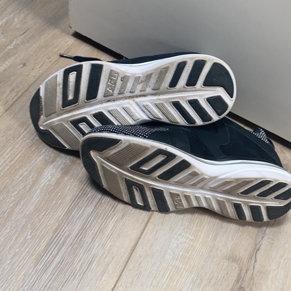 APL - Picture 4 of 4